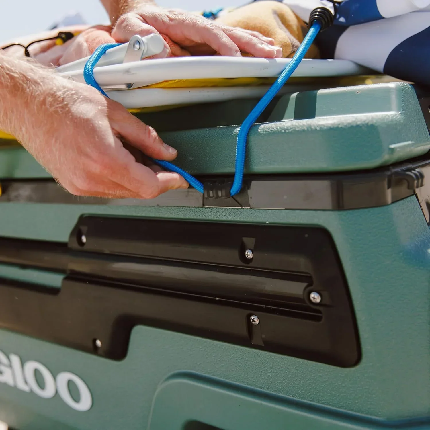 70Qt Wheeled Cooler Insulated Hard Shell Ice Chest