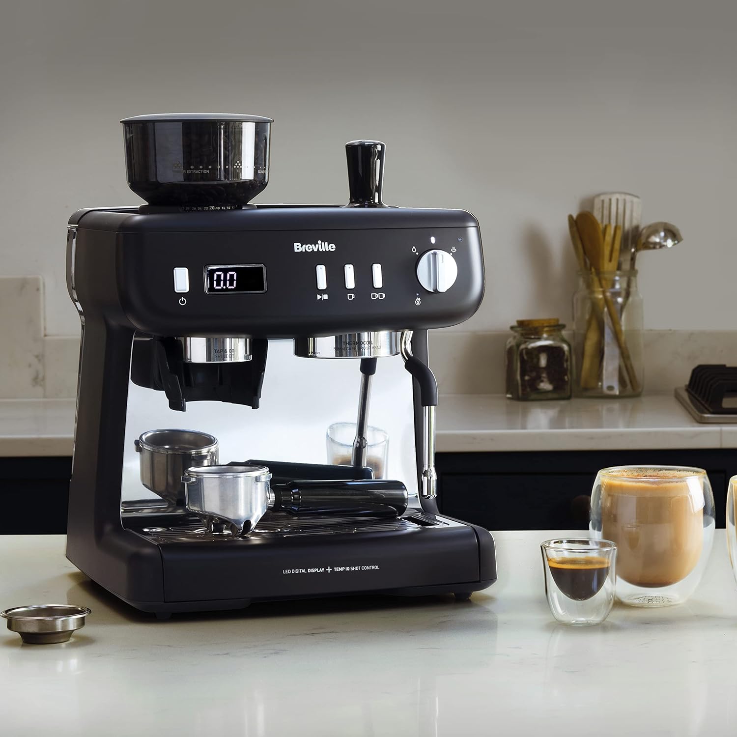 Breville Barista Max Siebträgermaschine | Espressomaschine/Kaffeemaschine mit integriertem Mahlwerk und Milchaufschäumer| 2,8-l-Wasserbehälter | Italienische Pumpe mit 15 Bar | Edelstahl [VCF126X]