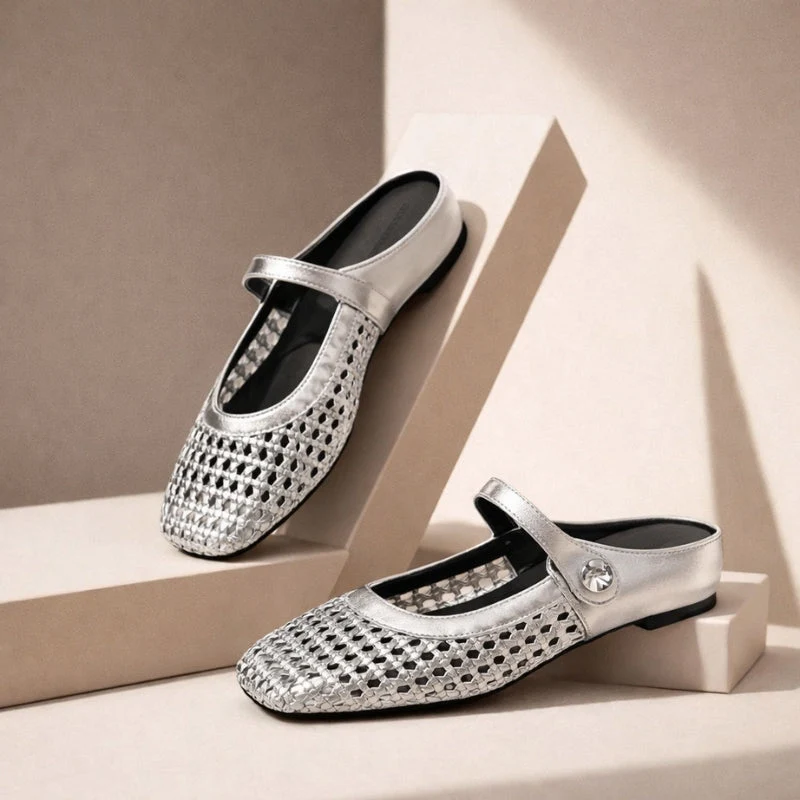 Damen Mules geflochten | Flache Slipper in Metallic-Optik mit Riemchen und eckiger Zehenpartie | Bequeme Schlupfschuhe