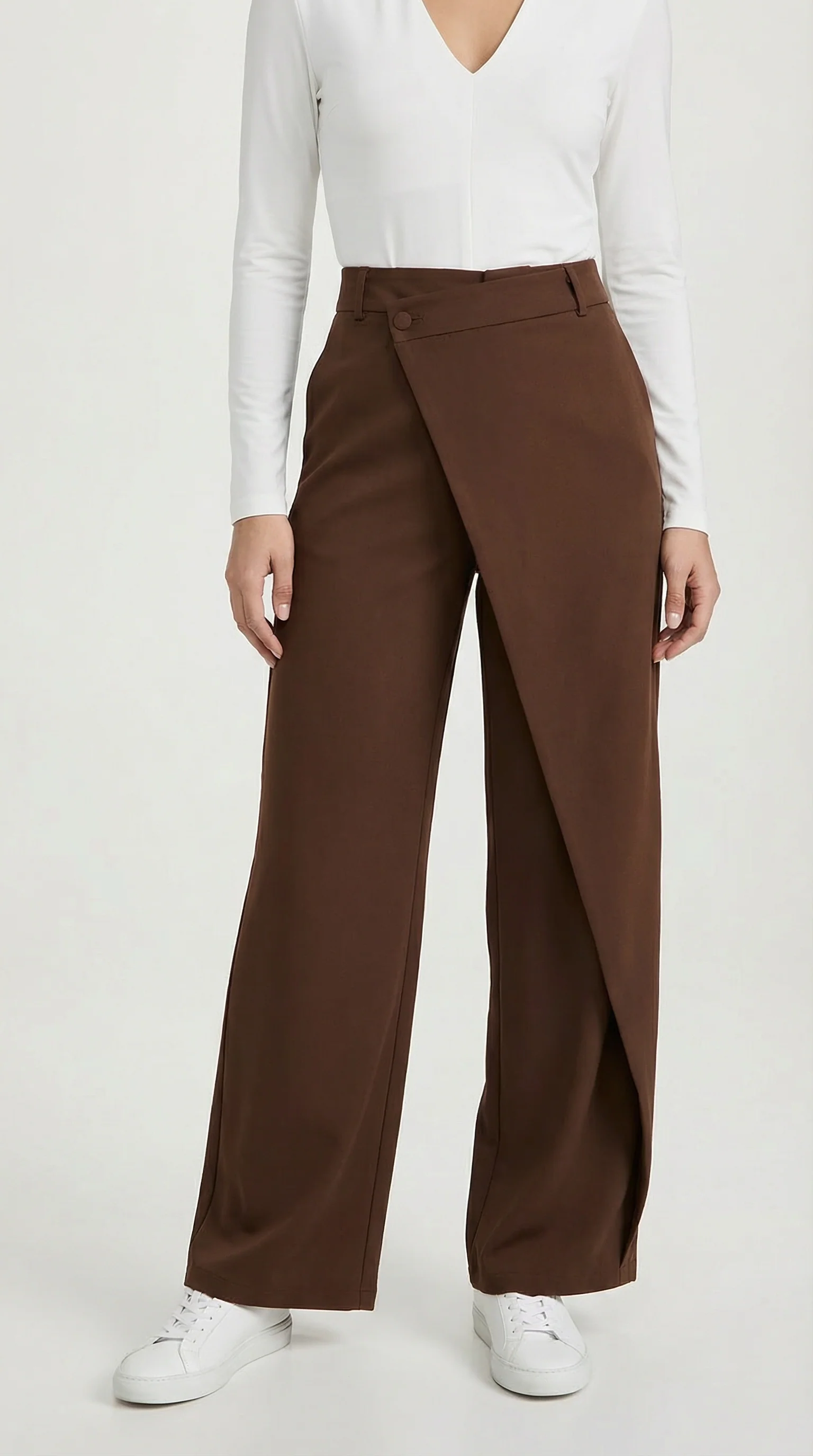 Asymmetrische Hose mit weitem Bein