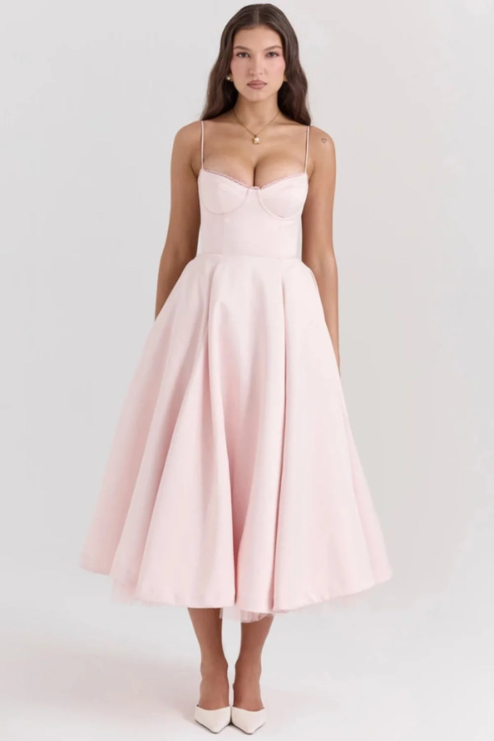 Elegantes Satin-Abendkleid mit T��ll