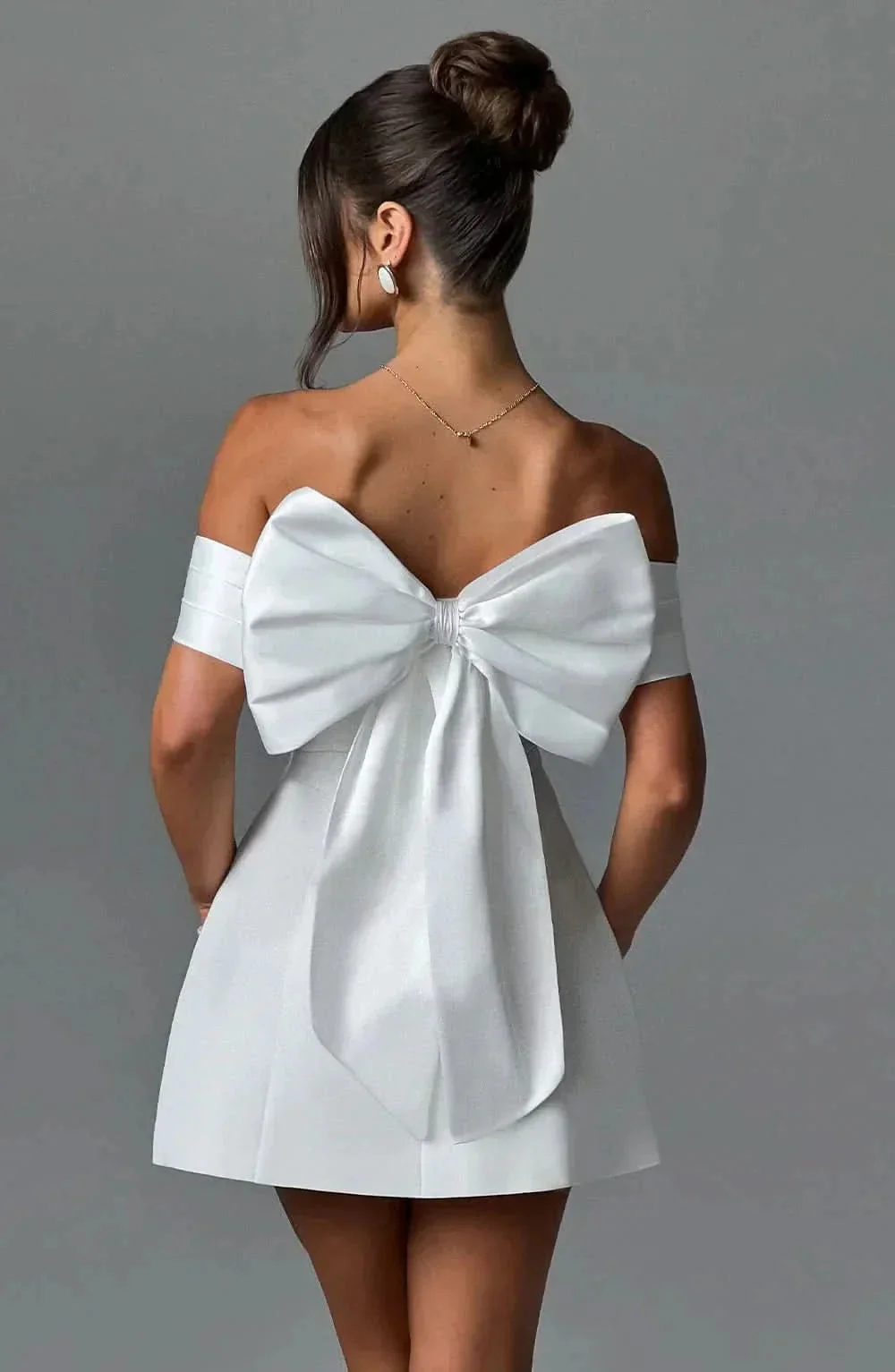 Damen Cocktail-Minikleid mit Off-Shoulder-Ausschnitt und Schleife