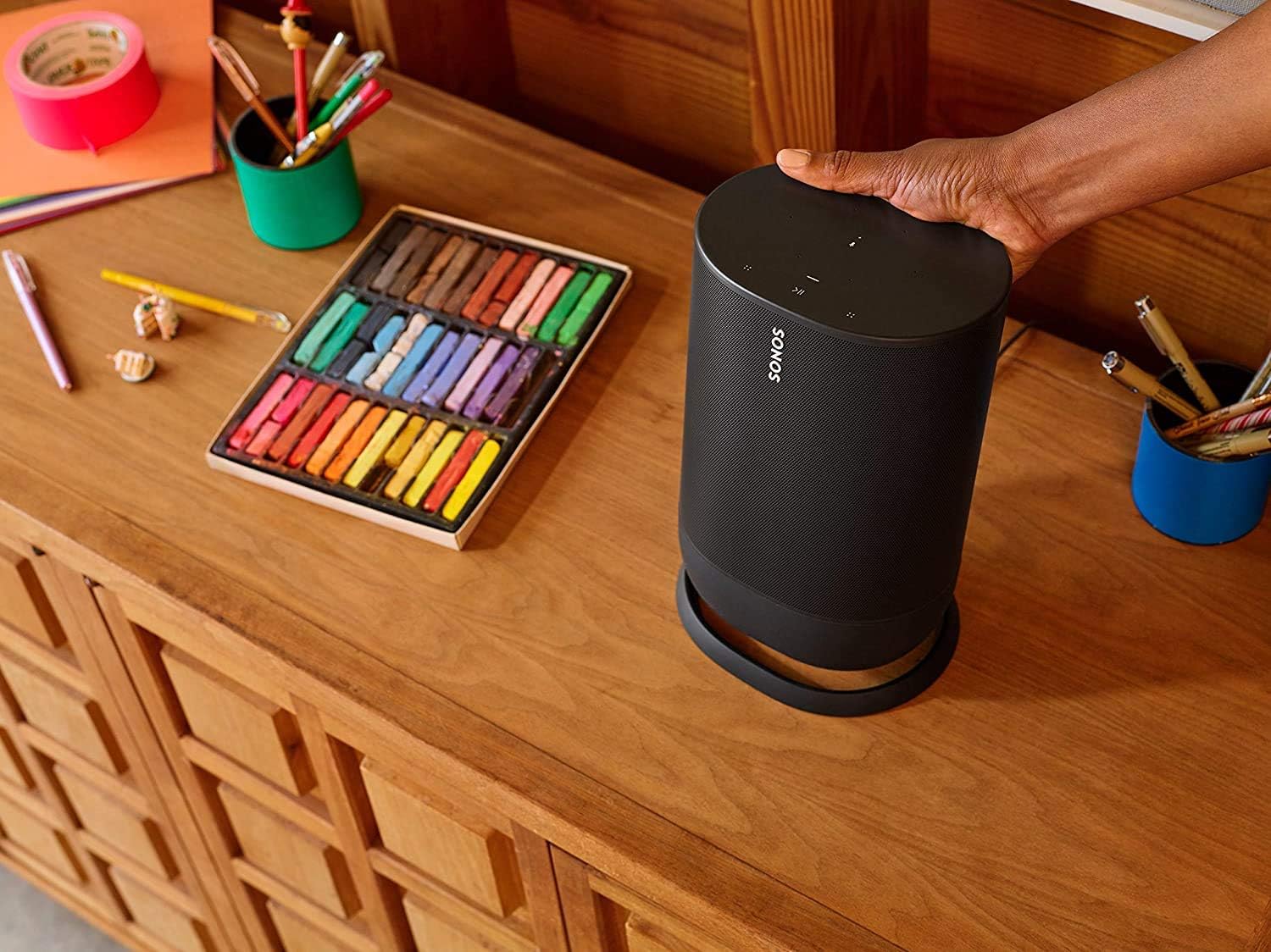 Sonos Move Smart Speaker (Wasserfester WLAN und Bluetooth Lautsprecher mit Alexa Sprachsteuerung, Google Assistant und AirPlay 2 – Kabellose Outdoor Musikbox mit Akku für Musikstreaming) schwarz
