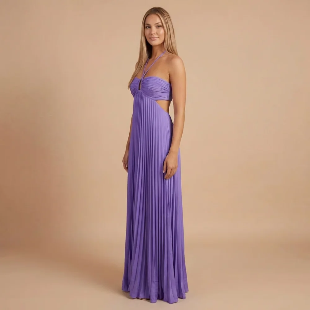 Plissiertes Neckholder-Maxikleid f��r Hochzeitsg?ste