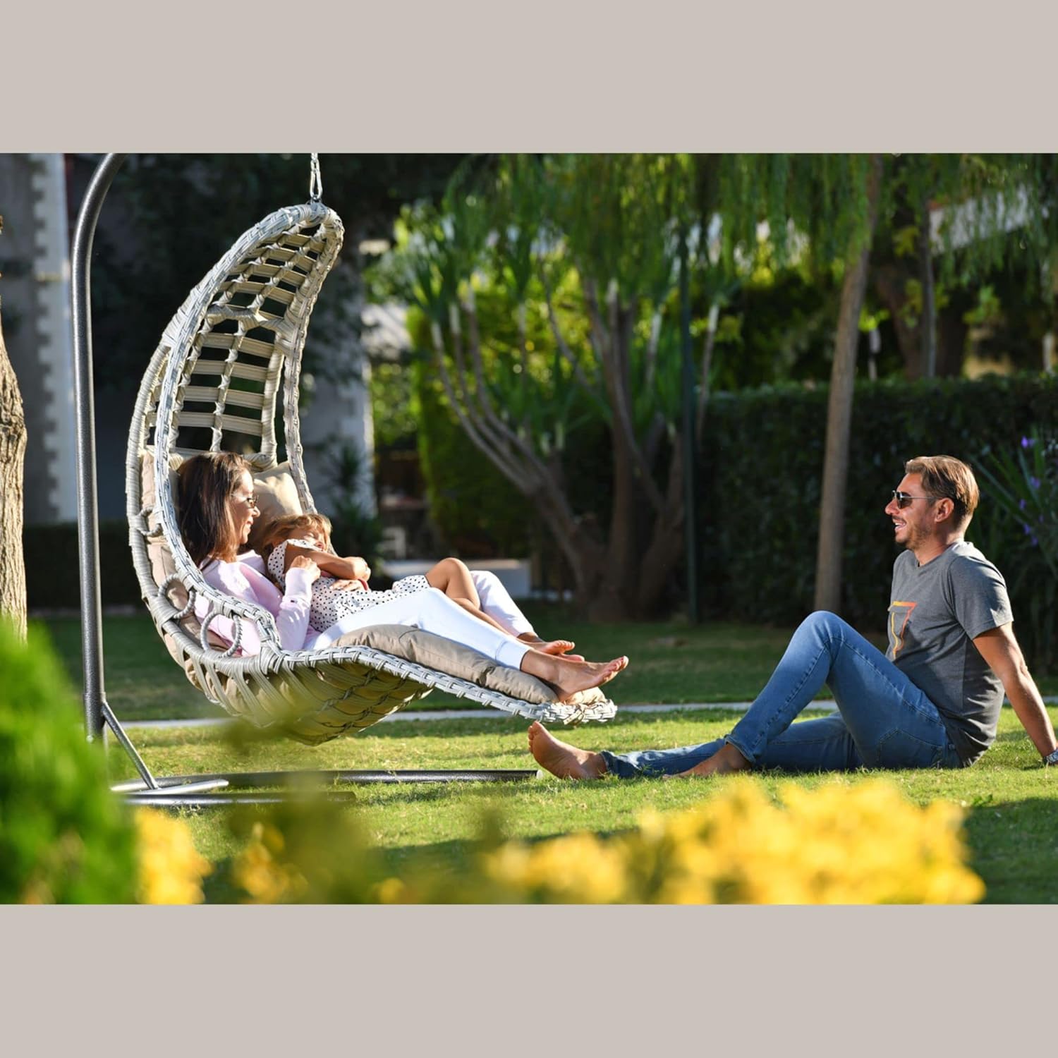 Hängesessel mit Gestell & Kissen Handgeflechtet Hängestuhl Rattan Hängematte Hängekorb Garten Balkonmöbel Hängeschaukel Bodrum (Weiß)