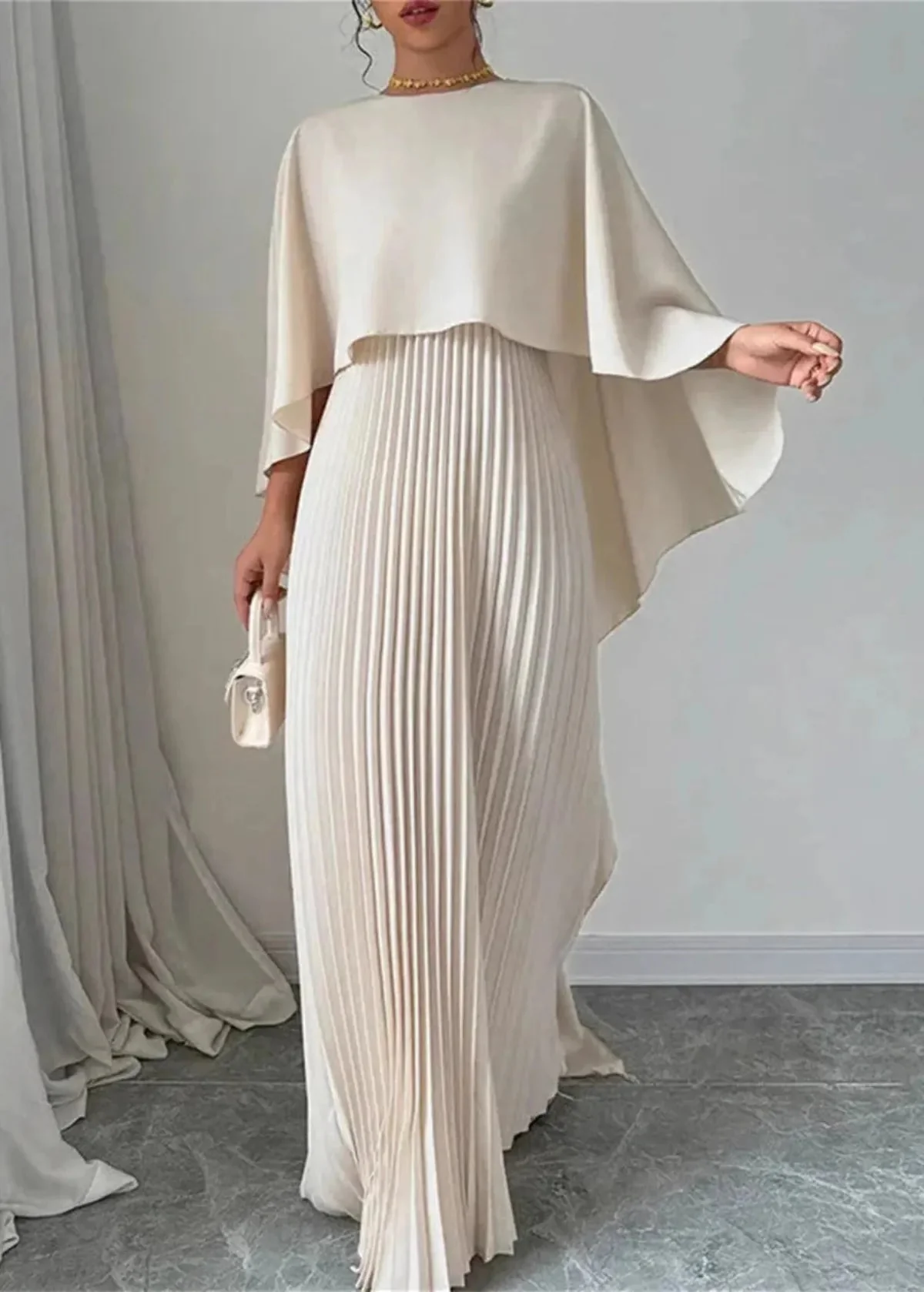 Plissiertes Chiffon-Maxikleid mit Cape-Overlay f��r Damen