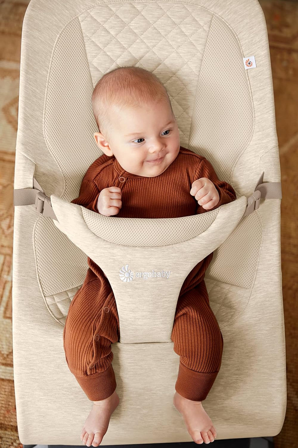 Ergobaby 3-in-1 Evolve Bouncer, Ergonomische Babywippe für Neugeborene ab Geburt bis zum Kleinkind, Babyschaukel mit Neugeboreneneinsatz (2,5 kg - 13,2 kg), Cream