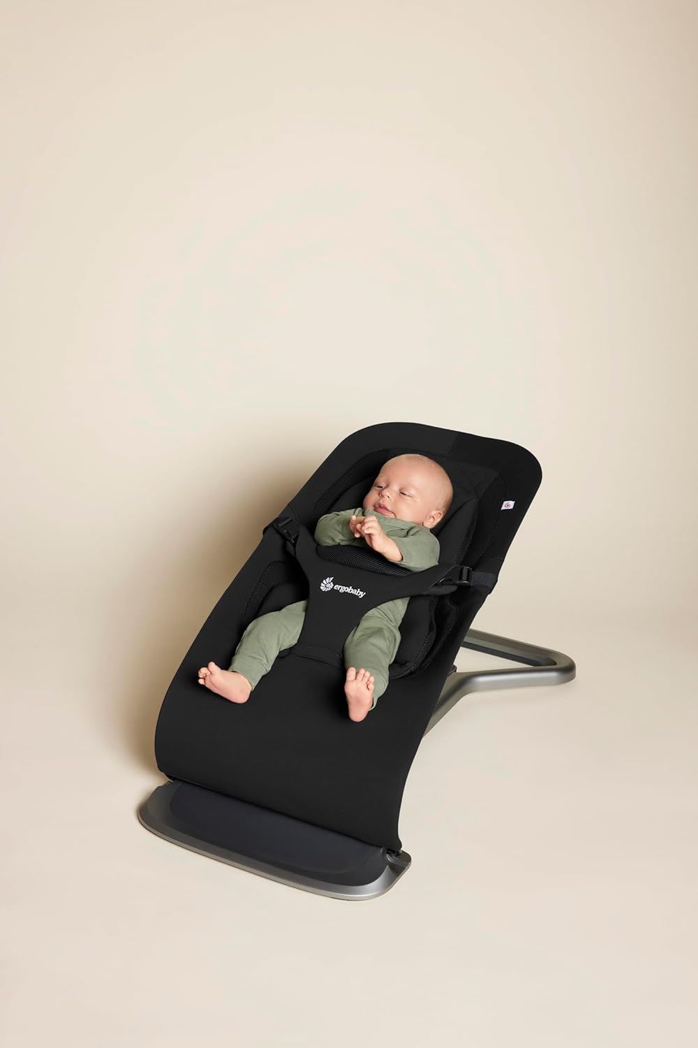 Ergobaby 3-in-1 Evolve Bouncer, Ergonomische Babywippe für Neugeborene ab Geburt bis zum Kleinkind, Babyschaukel mit Neugeboreneneinsatz (2,5 kg - 13,2 kg), Cream
