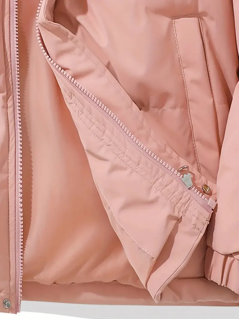 Klassische warme Winterjacke mit Kapuze