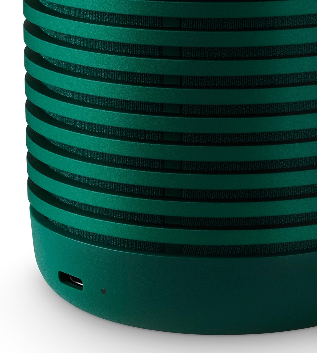 Bang & Olufsen Beosound Explore – Kabelloser tragbarer Bluetooth Outdoor-, Heim- und Reise, 27 Stunden Akkulaufzeit, wasserdichter 360° Lautsprecher + USB-C Ladekabel - Schwarz Anthracite