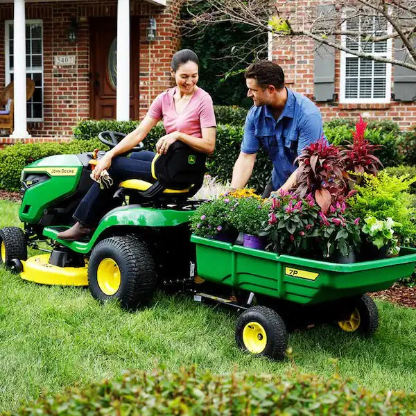 John Deere S100 ride-on lawnmower, 107 cm (42 inch) cutting width – 17.5 hp petrol hydrostatic drive