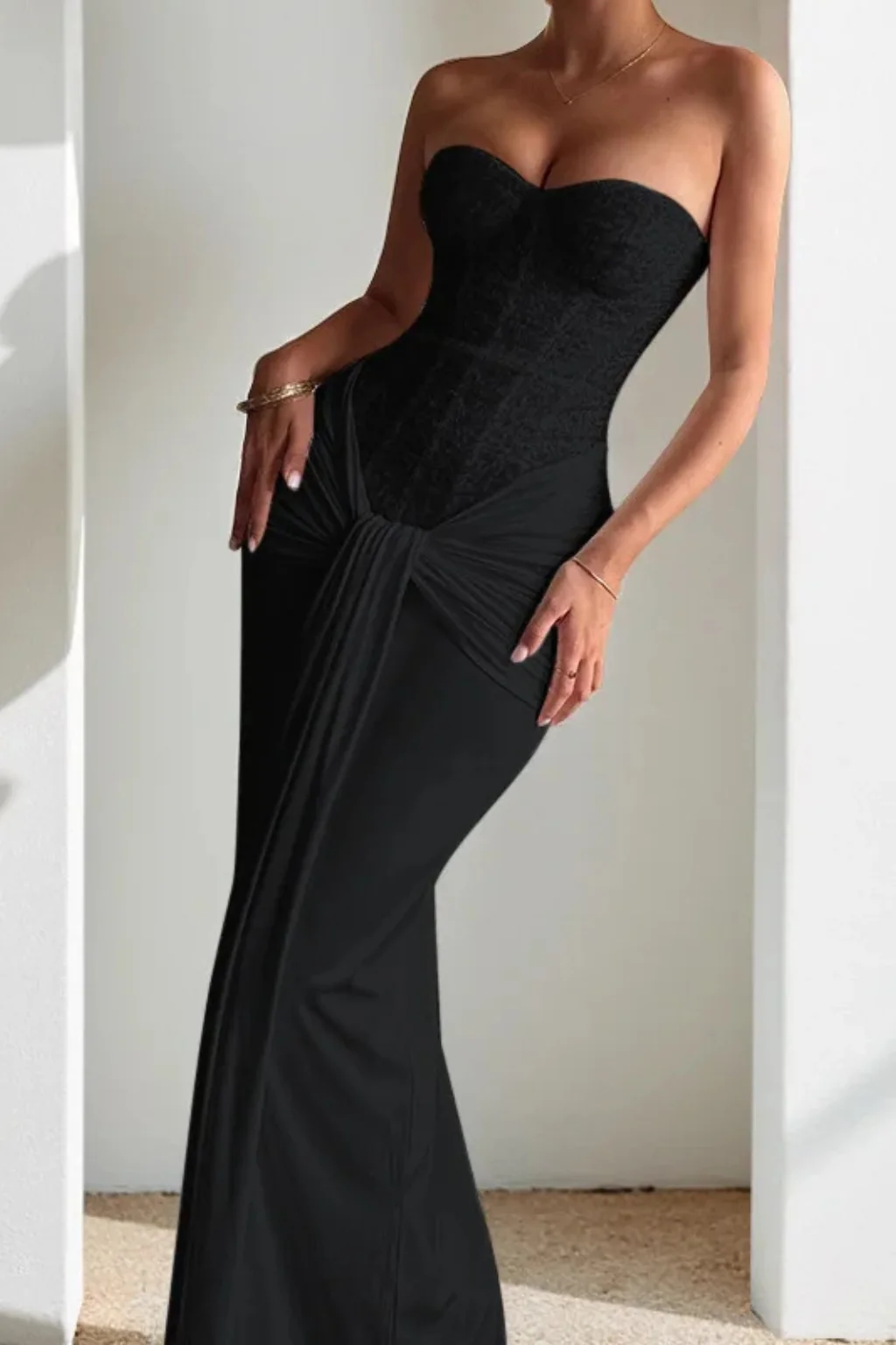 Damen Maxikleid f��r Hochzeitsg?ste | Tr?gerloses Corsagenkleid mit Spitze und drapierter Optik | Festliches Abendkleid Bodenlang