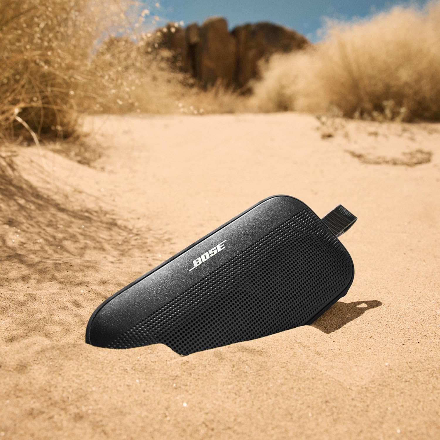 Bose SoundLink Flex Tragbarer Bluetooth-Lautsprecher (2. Gen.), Tragbarer Außen-Lautsprecher mit naturgetreuem Klang, bis zu 12 Stunden Akkulaufzeit, staubdicht und wasserdicht, Schwarz