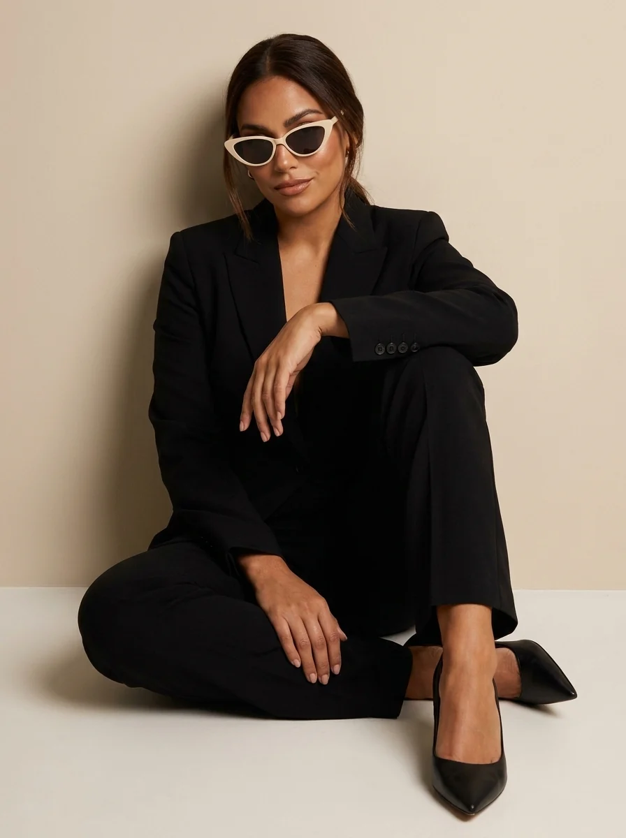 Damen Cat-Eye Sonnenbrille im Retro Look | Klassische Vintage Brille mit leichtem Gestell f��r Alltag und Urlaub | Modisches Design