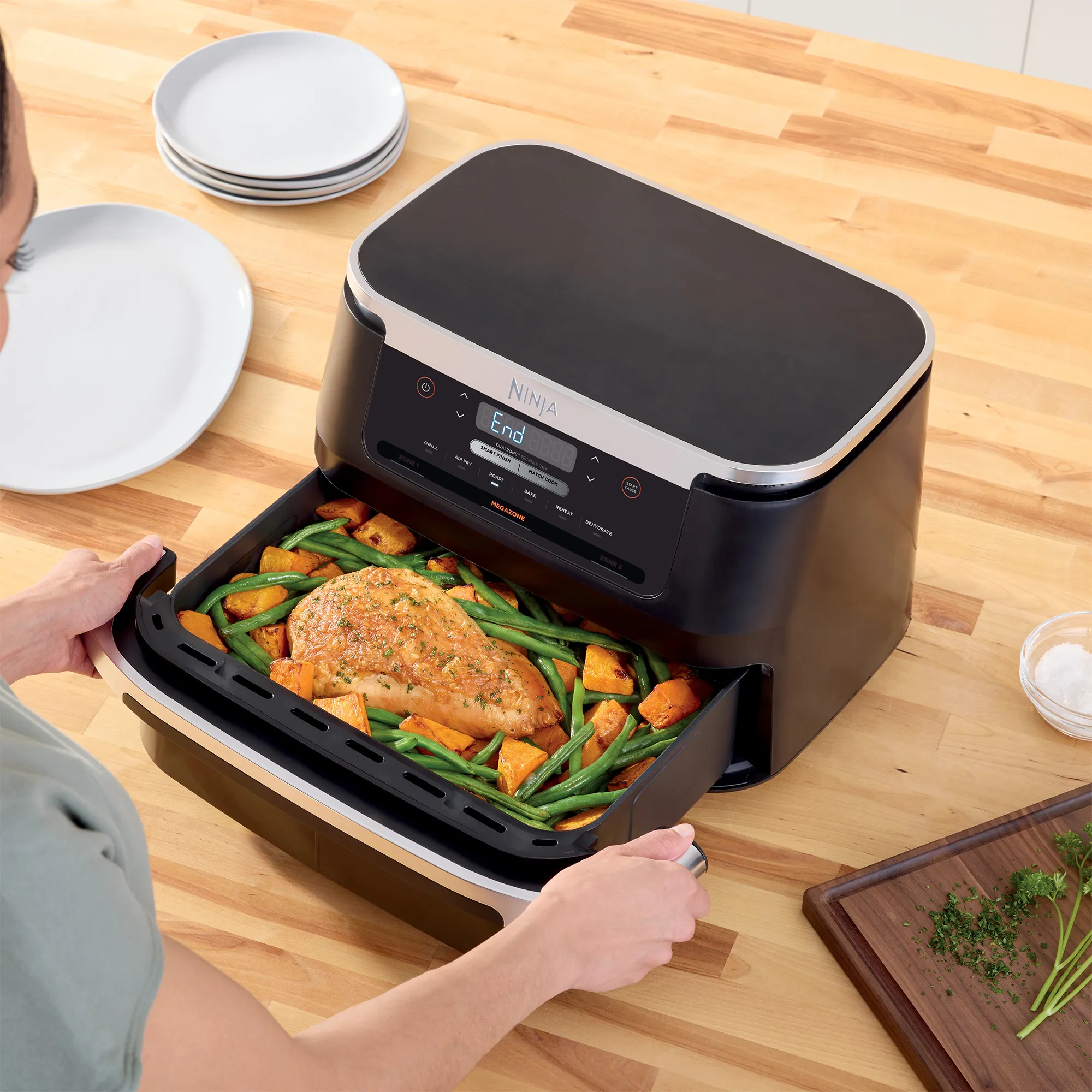 2025 Ninja FlexDrawer heteluchtfriteuse met 6,6 l MegaZone