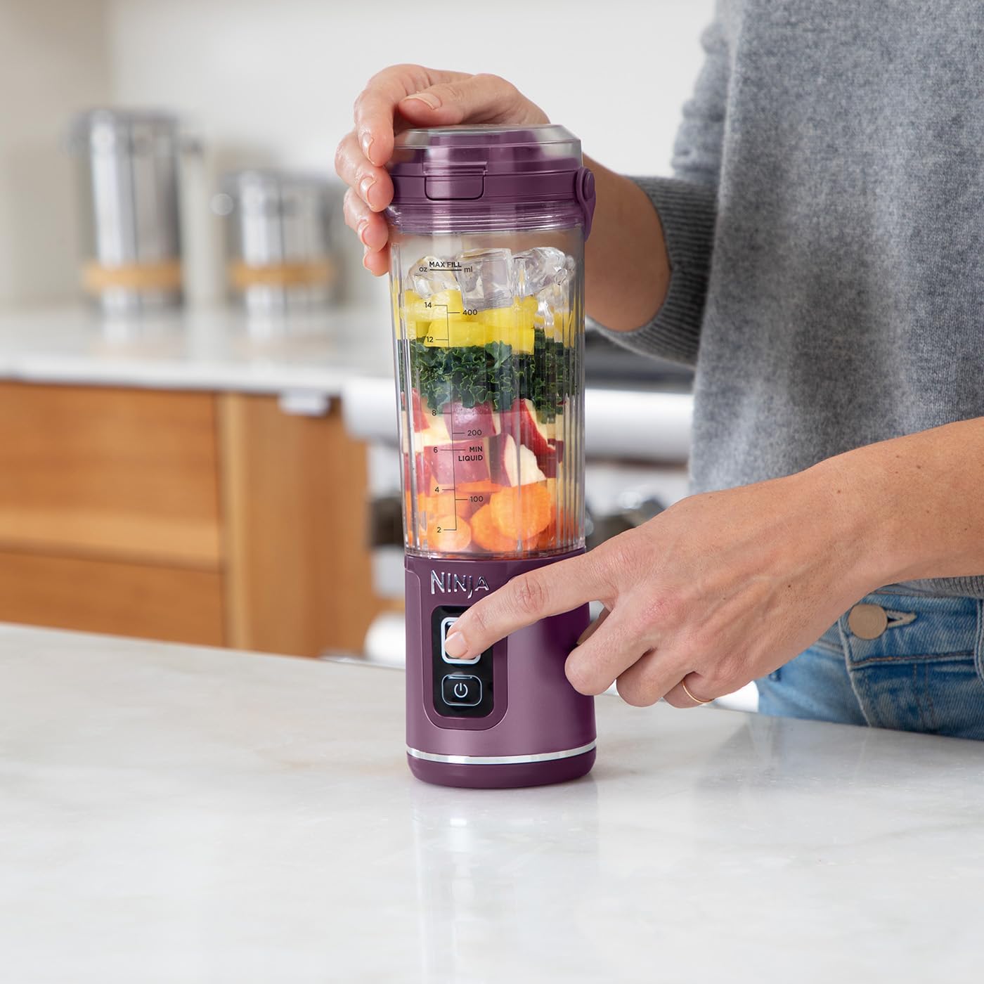 Ninja Blast Tragbarer Mixer / Blender / Smoothie Maker, 530ml Becher, Auslaufsicherer Deckel, Leistungsstarker Mini Standmixer, Kabellos & Wiederaufladbar, Zerkleinert Eis & Obst, Schwarz, BC151EUBK