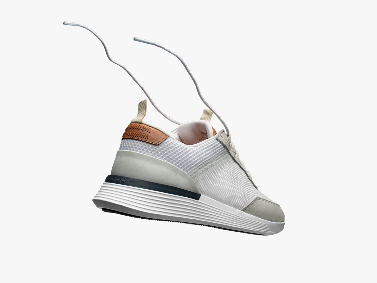 Wolf & Shepherd – Crossover Victory Trainer – White / White