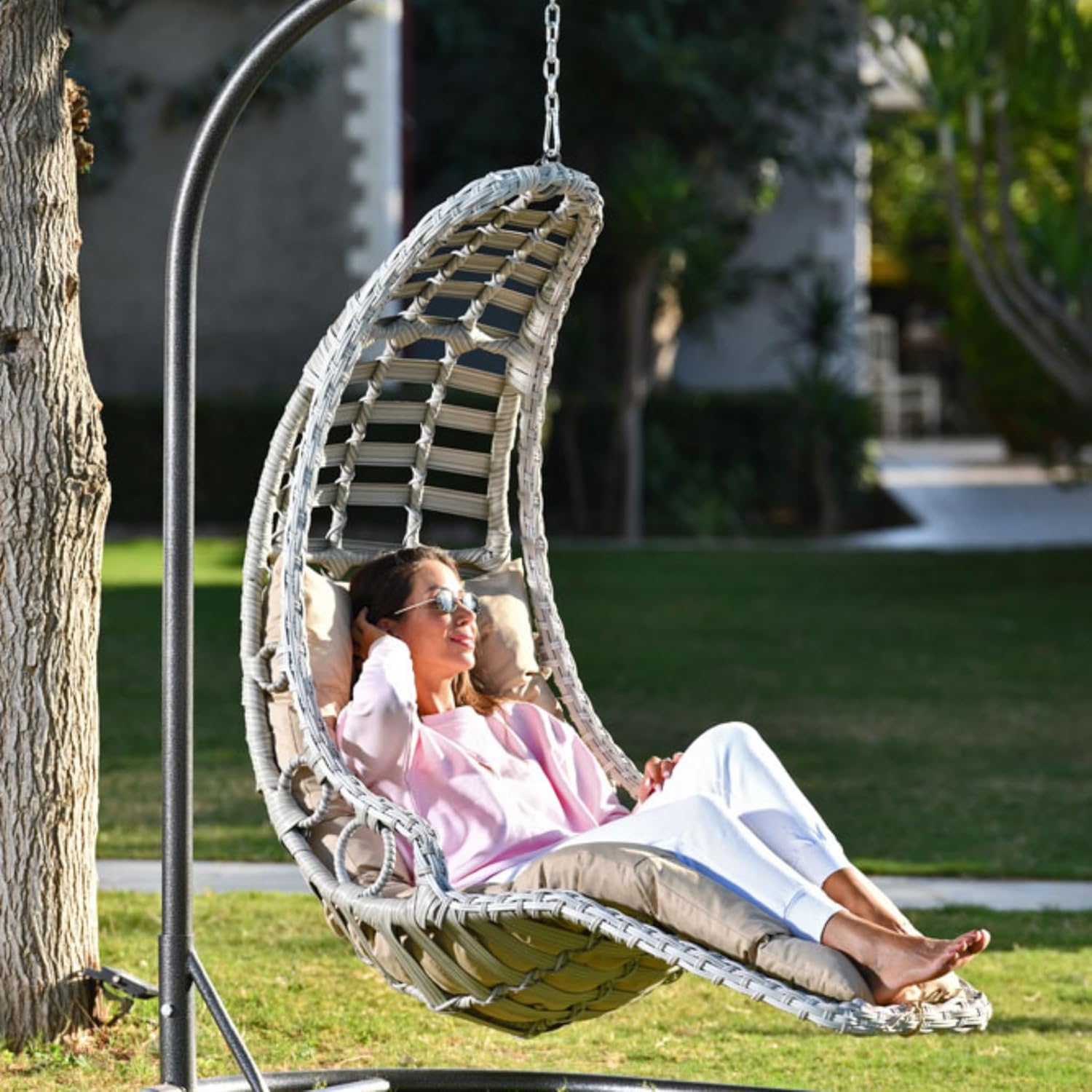 Hängesessel mit Gestell & Kissen Handgeflechtet Hängestuhl Rattan Hängematte Hängekorb Garten Balkonmöbel Hängeschaukel Bodrum (Weiß)