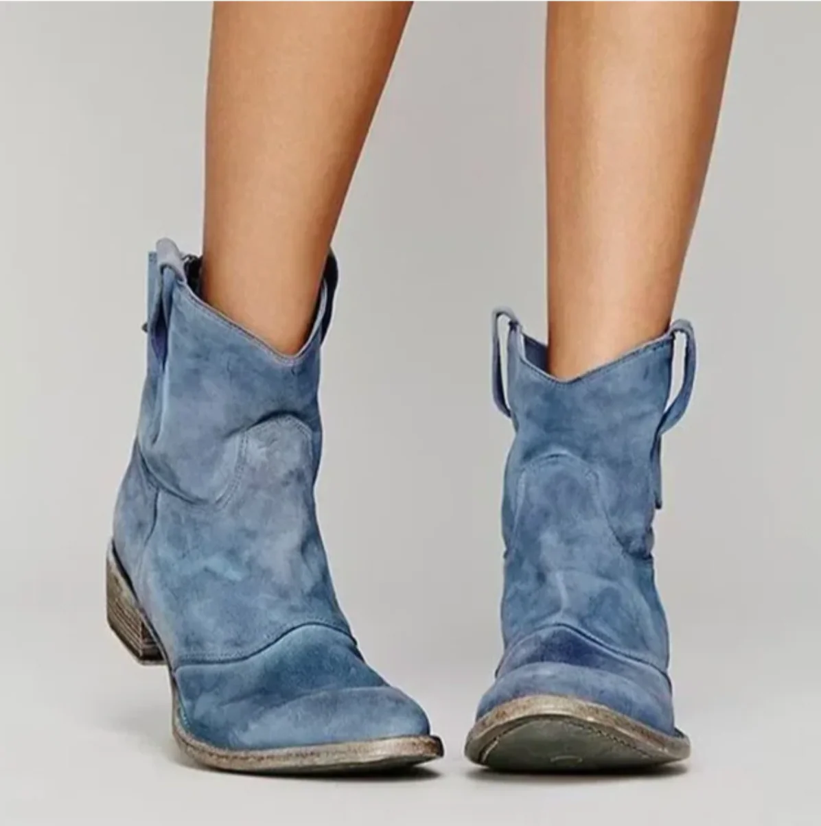 Elegante Wildleder-Westernstiefel f��r einen stilvollen Look