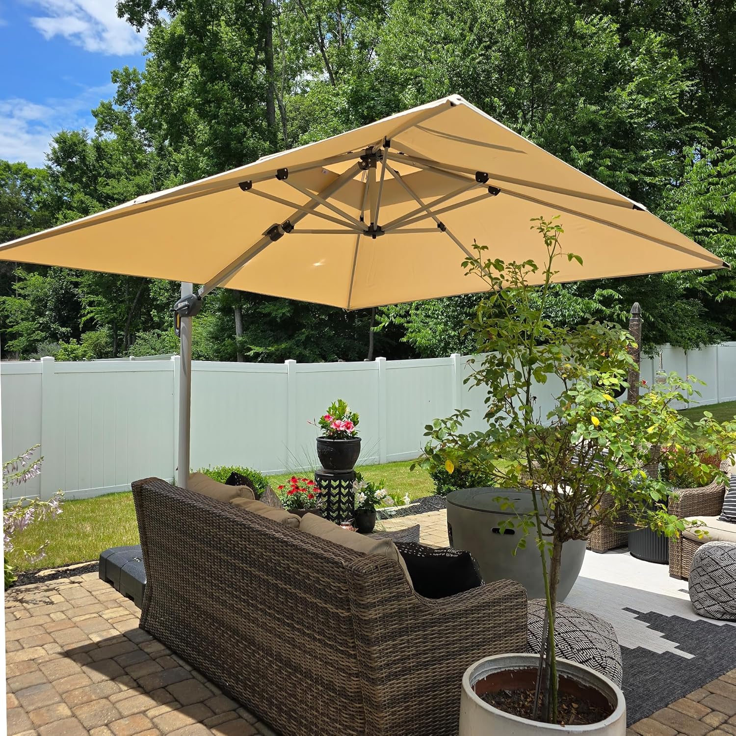 PURPLE LEAF Sonnenschirm 300 x 300 cm mit Schirmständer Ampelschirm Groß 360°Rotation Gartenschirm mit Kurbel, Marktschirm XXL Sonnenschutz UV50+, Beige