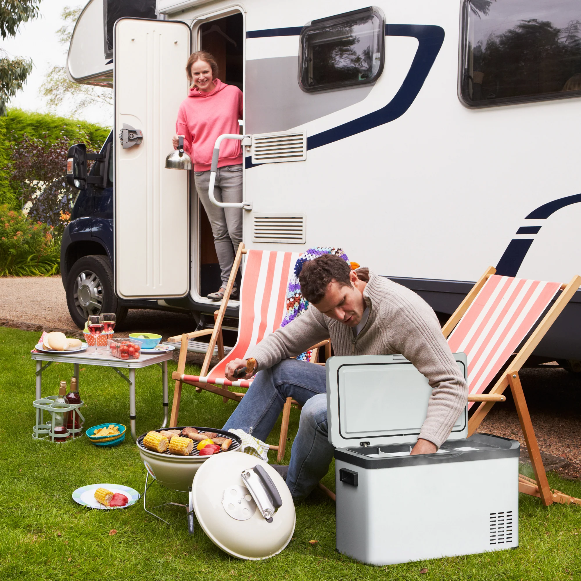 Outsunny Koelbox Auto 30L met Lcd-scherm Compressor Auto Koelkast Elektrische Boot Camper Reizen 12/24V DC en 110-240V AC Wit