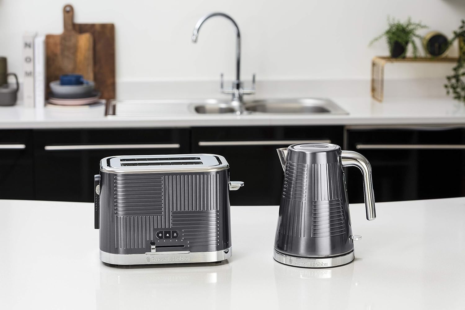 Russell Hobbs GeoSteel Frühstückset Toaster, Wasserkocher und Kaffeemaschine