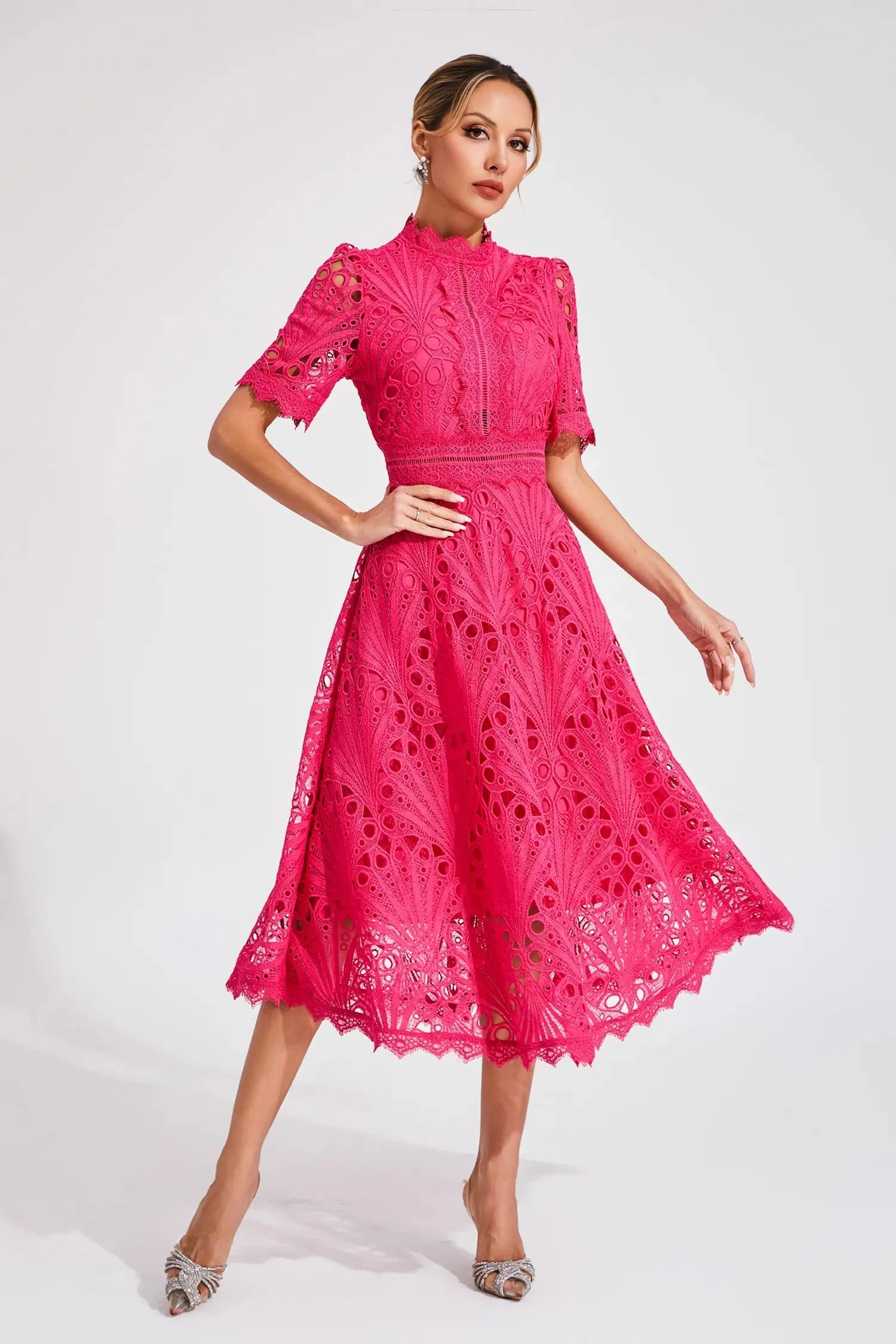 Hochgeschlossenes Guipure-Spitzenkleid in A-Linie | Elegantes Midi-Kleid mit kurzen ?rmeln f��r festliche Anl?sse
