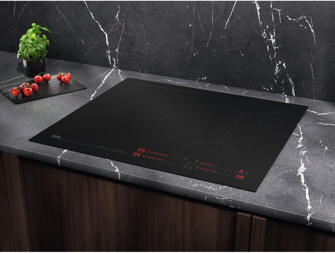 AEG Induktionskochfeld autark 80cm mit Dunstabzug / Made in Germany / 4 Flex-Kochzonen mit Bridge (Kombination 2er Zonen) / Auto-Funktion des Dunstabzugs / Aktivkohlefilter / COLI84COXB