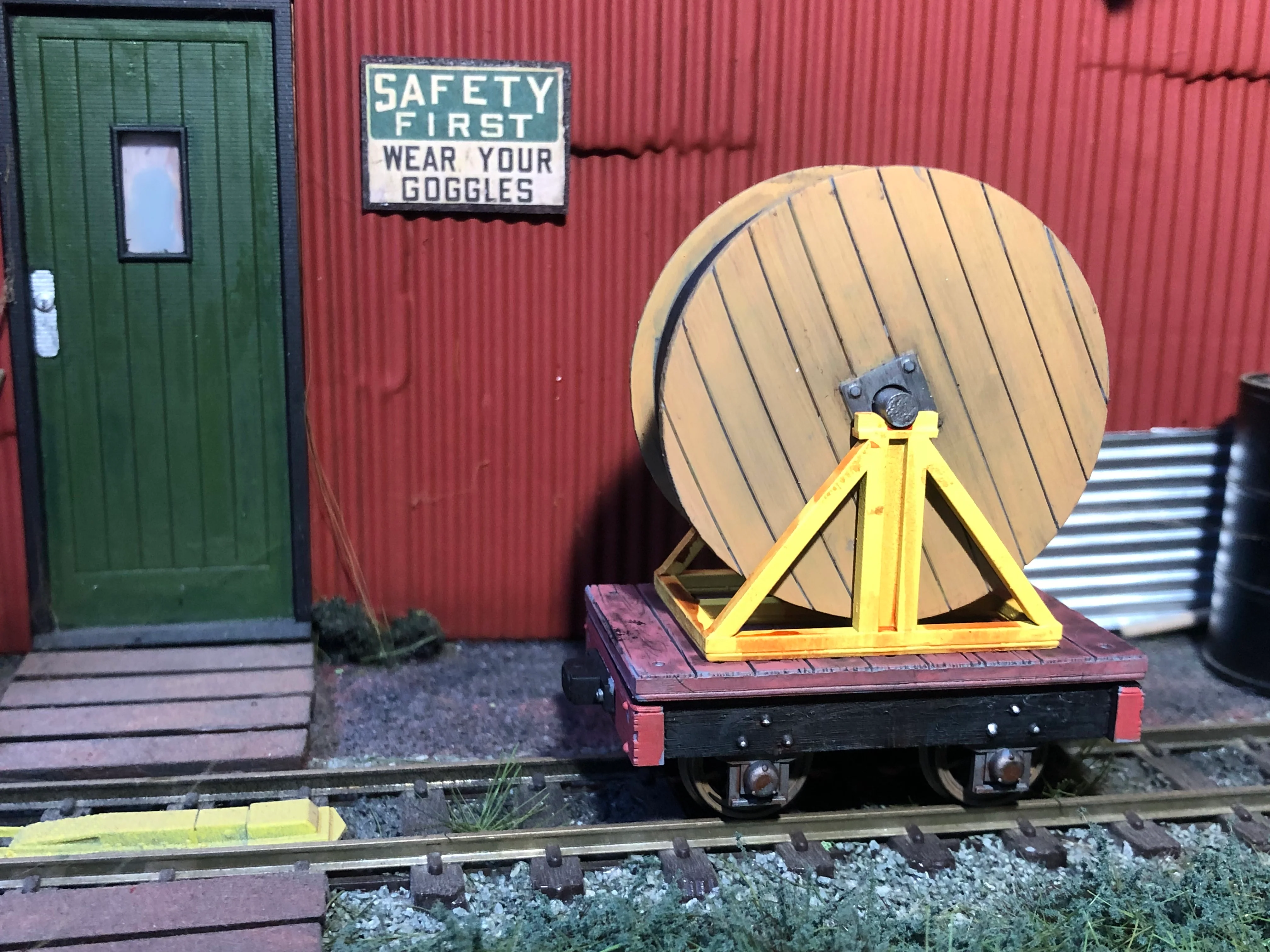 GN15 Narrow Gauge Cable Wagon with Wheels - Model Railway Freight