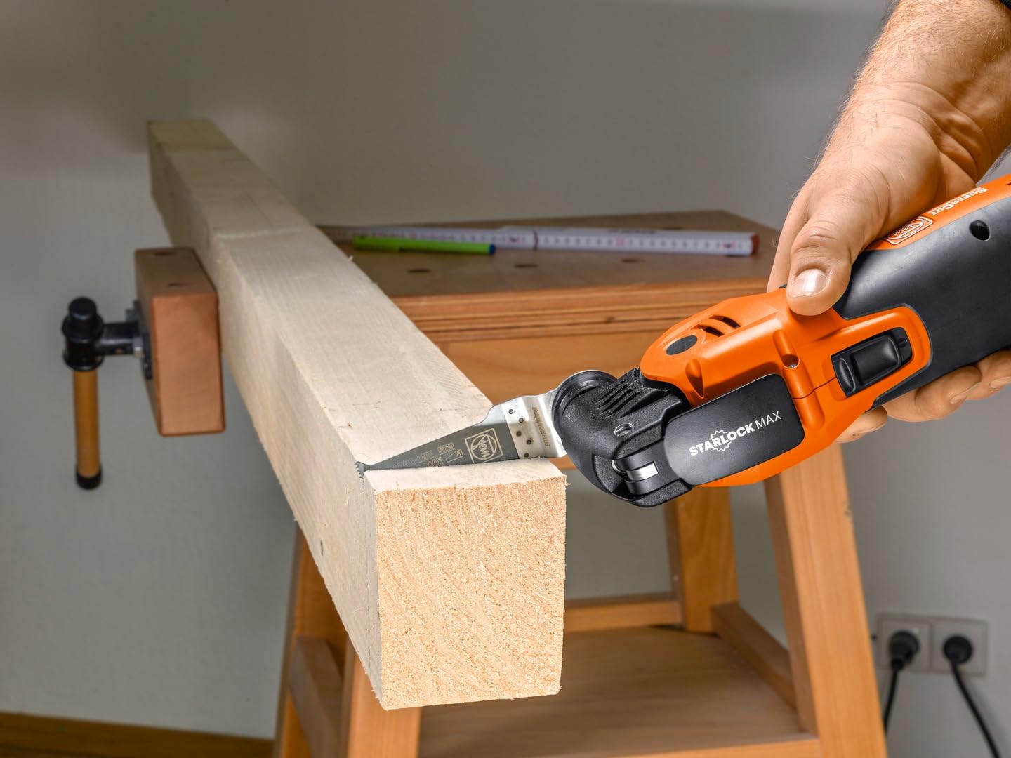 FEIN Multimaster MM 700 Max Top, Unser bestes MultiTool mit 60 Zubehören zum Sägen, Schleifen, Schneiden , 450 W, Anti-Vibrationssystem, Aufnahme StarlockMax, QuickIN Werkzeugwechsel