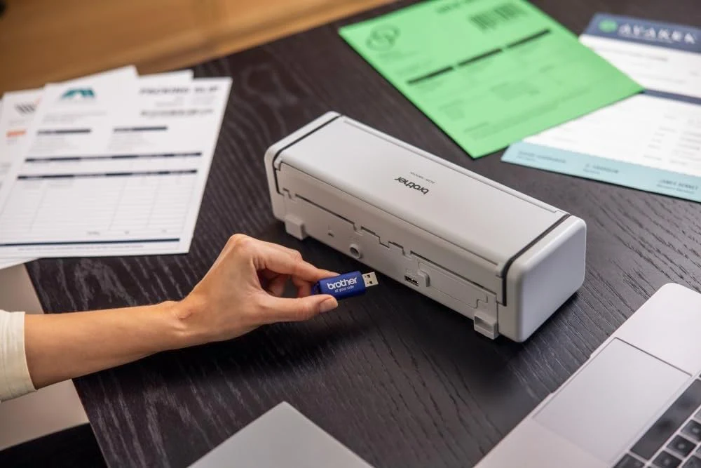 Brother ADS-1800W - Compacte en draagbare documentscanner met wifi