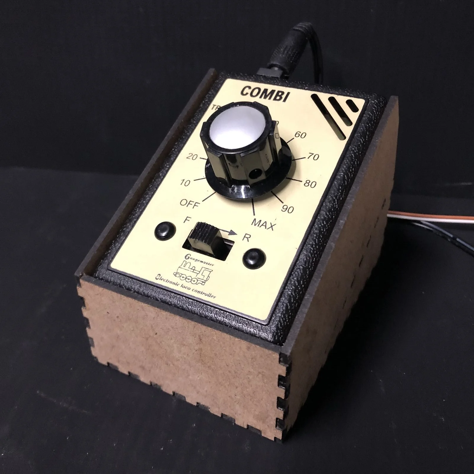 Handy Desktop Holder for the Gaugemaster Combi Controller - easy to use caddy