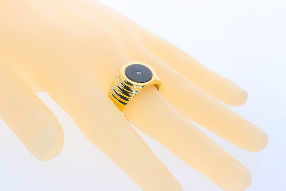 Złoty sygnet z diamentem próby 585