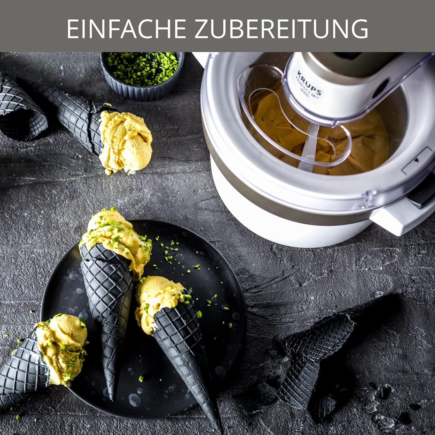 Krups GVS241 Eismaschine Venice Perfect Mix | 1L hausgemachtes Eis, Sorbet, Frozen Jogurth | Ohne Kompressor | Inklusive Rezeptheft und Silikonlöffel | Digitalanzeige und Signalton, Weiß