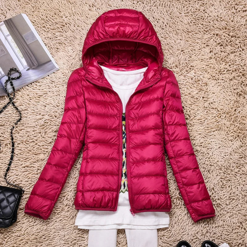 Federleichte Damen-Daunenjacke mit Kapuze - Faltbar