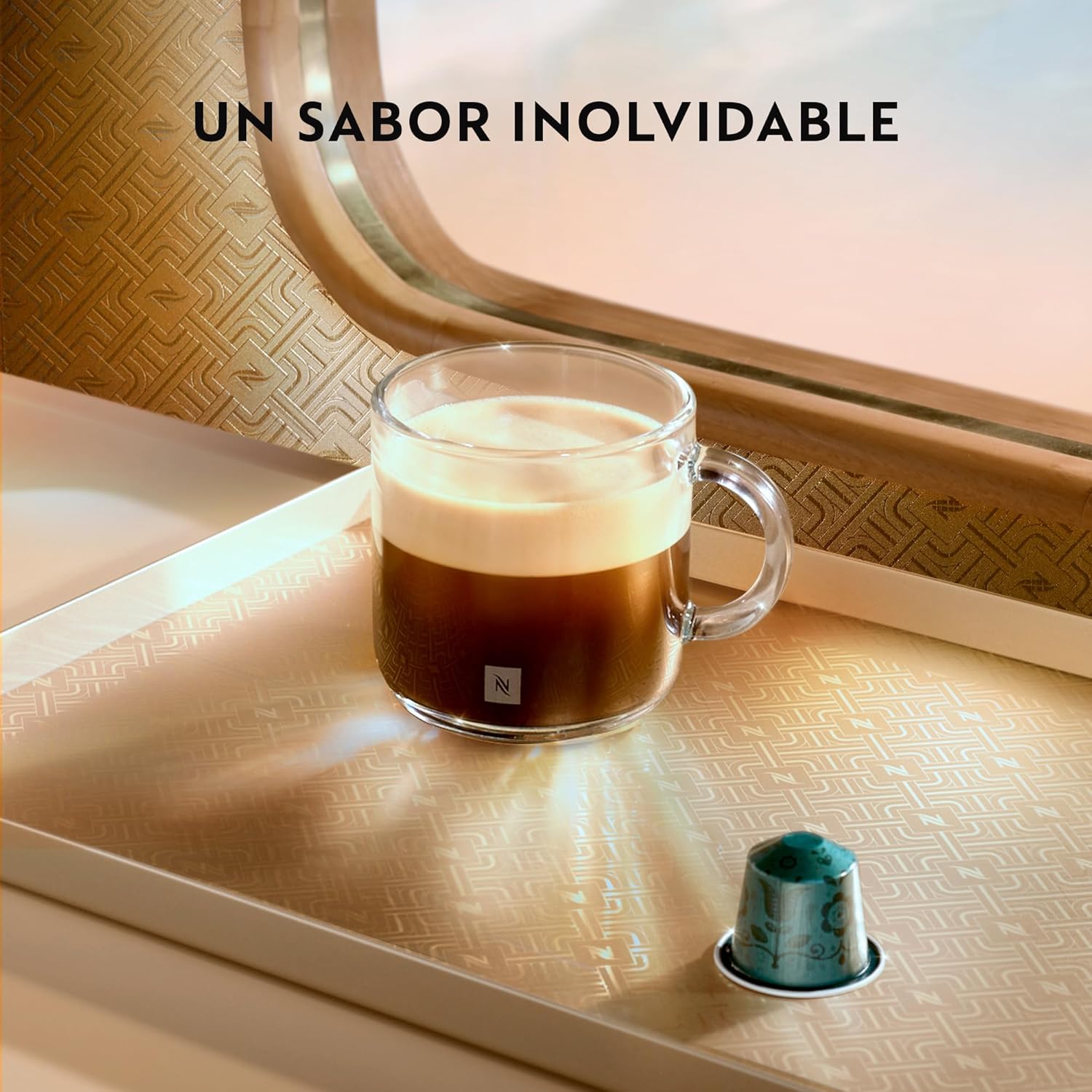 Nespresso Krups Essenza Mini XN1101 - Cafetera monodosis de cápsulas Nespresso, compacta, 19 bares, apagado automático, color blanco (Pack Cápsulas bienvenida incluido)
