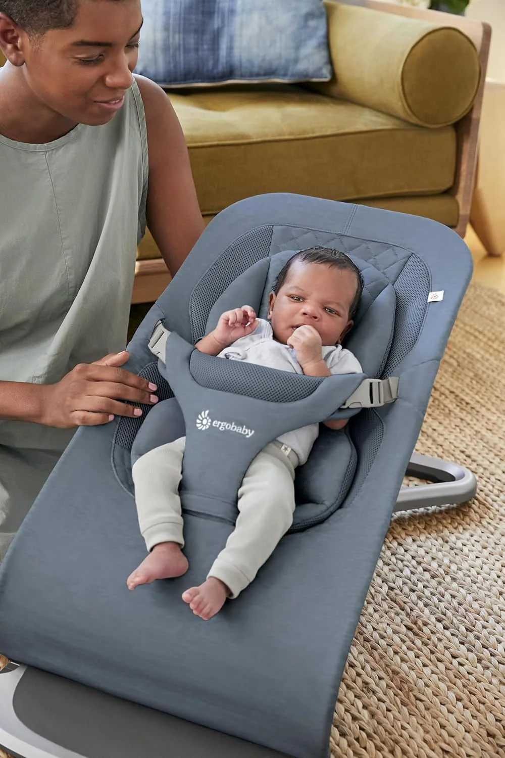 Ergobaby 3-in-1 Evolve Bouncer, Ergonomische wipstoel voor baby's vanaf de geboorte tot peuters, Babyschommel met zitverkleiner voor pasgeborenen (2,5 kg - 13,2 kg), Cream