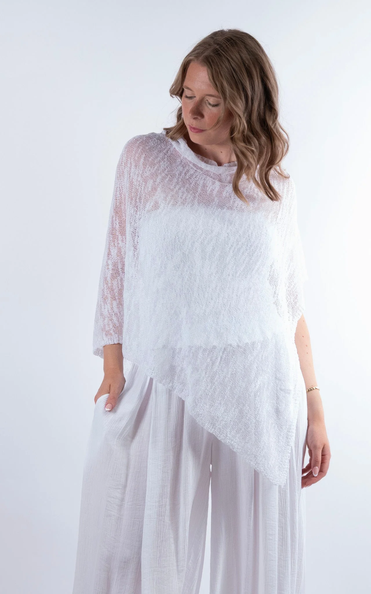 Fine Knit Poncho | White