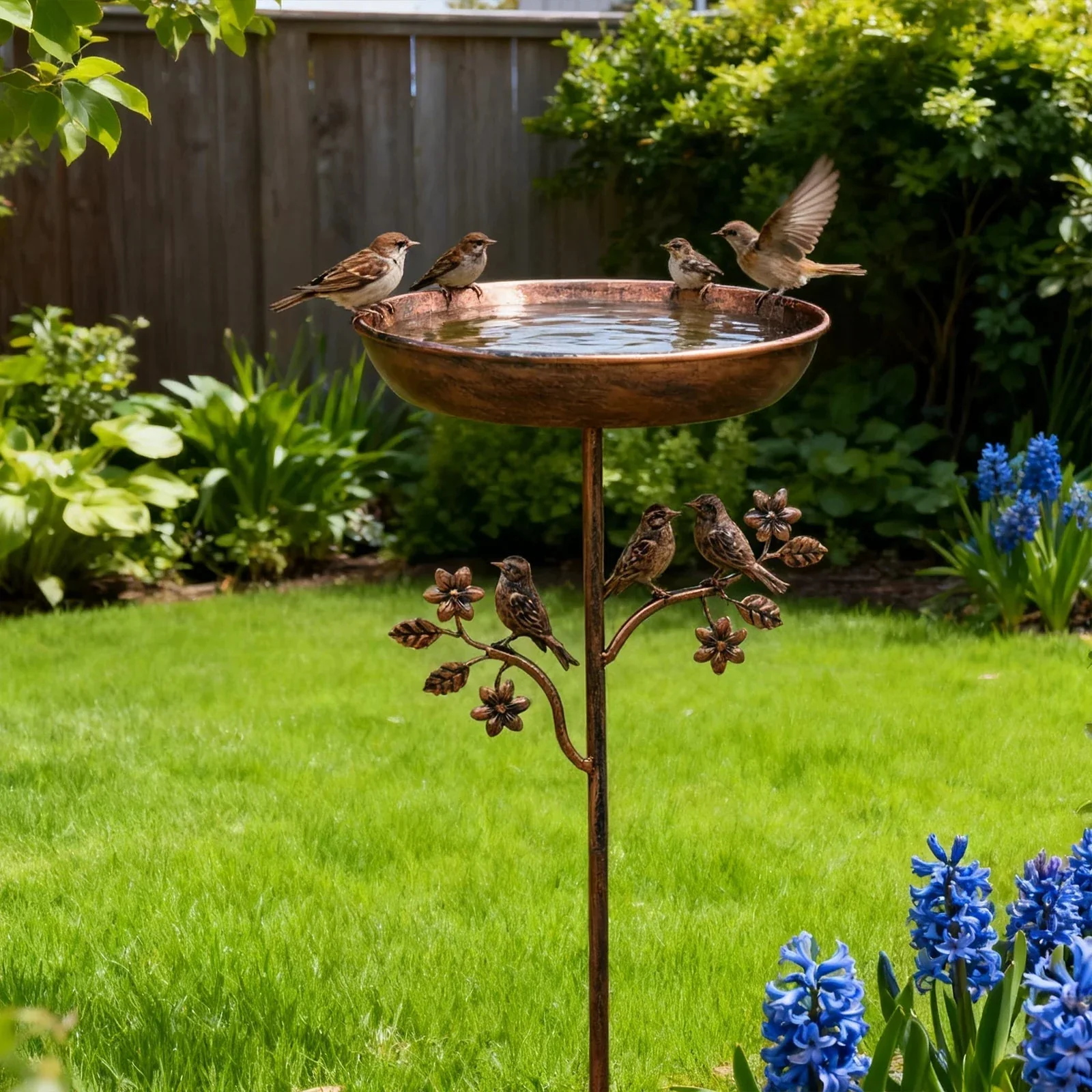 Vogeltr?nke f��r den Garten mit Erdspie? aus Metall in Kupfer-Optik �C Wetterfeste Vogelbadestelle f��r Wildv?gel und Beete