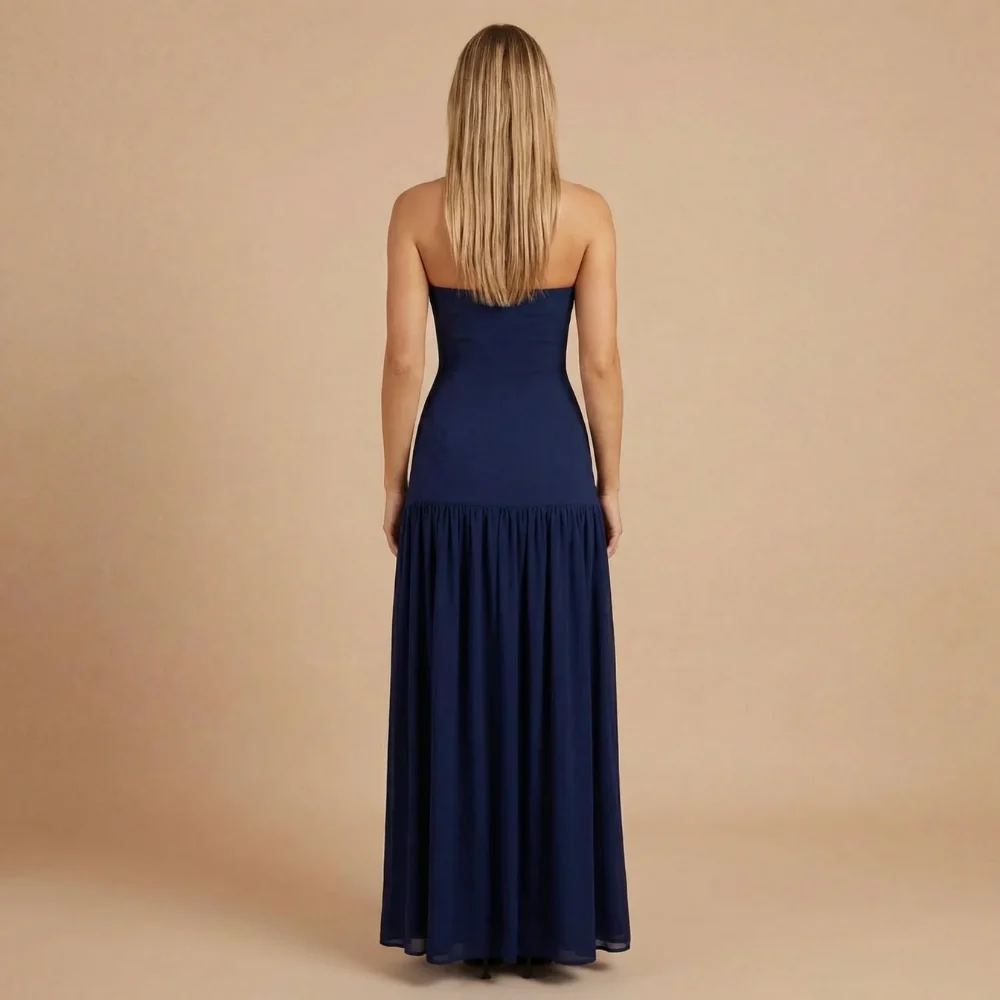 Tr?gerloses Maxi-Kleid f��r Hochzeitsg?ste mit Schlitz