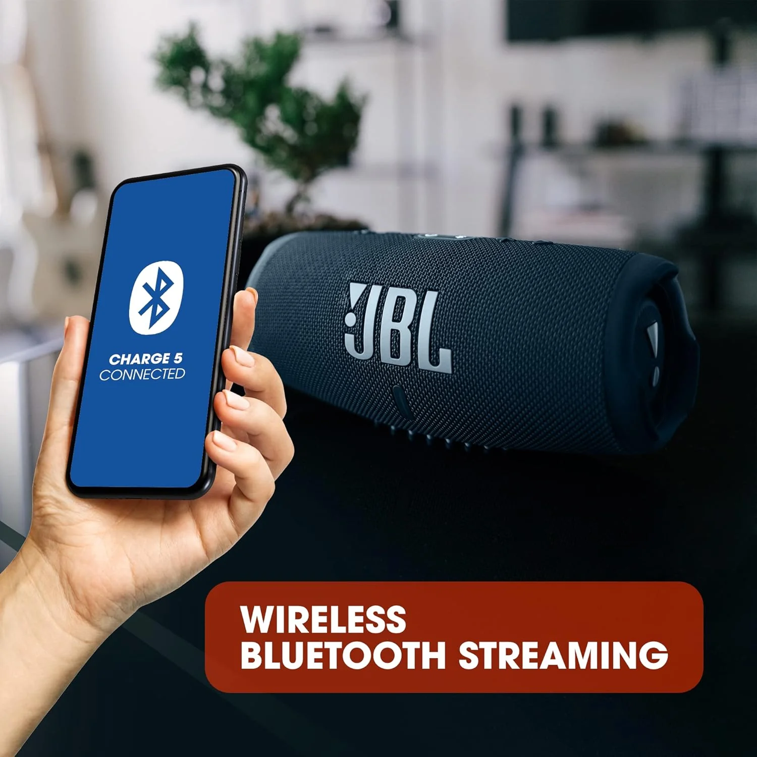 JBL Charge 5 Bluetooth-Lautsprecher in Schwarz �C Wasserfeste, portable Boombox mit integrierter Powerbank �C Eine Akku-Ladung f��r bis zu 20 Stunden kabellosen Musikgenuss