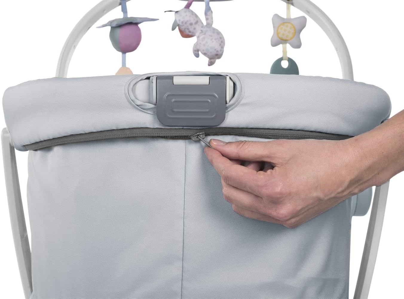 Chicco Baby Hug 4 in 1 Stubenwagen ab 0 Monate, Erhöhte Babyliege, Babybett, Hochstuhl mit Spielbogen, bis 15 kg, Verstellbare Rückenlehne, Verstellbare Höhe und 4 Räder