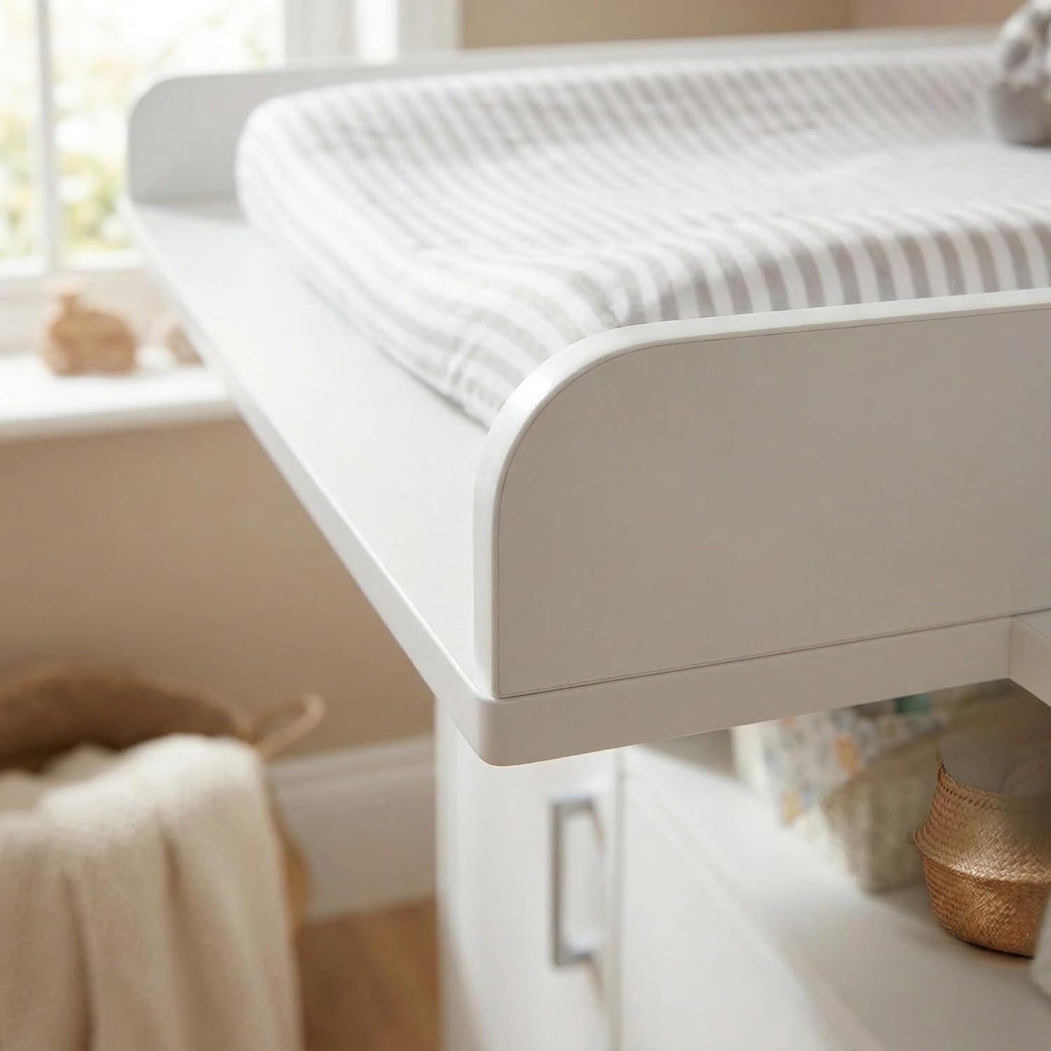 ecomi Cómoda Cambiador para bebé en Madera con Plan de Cambiar, 3 cajones, 1 puerta, Altura 100 cm, Color Blanco, Dimensiones 113x100 cm, tiradores cromados