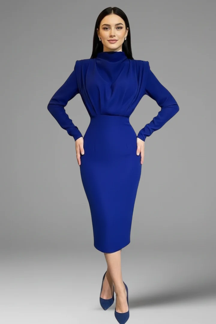 Damenkleid mit hohem Ausschnitt und langen ?rmeln