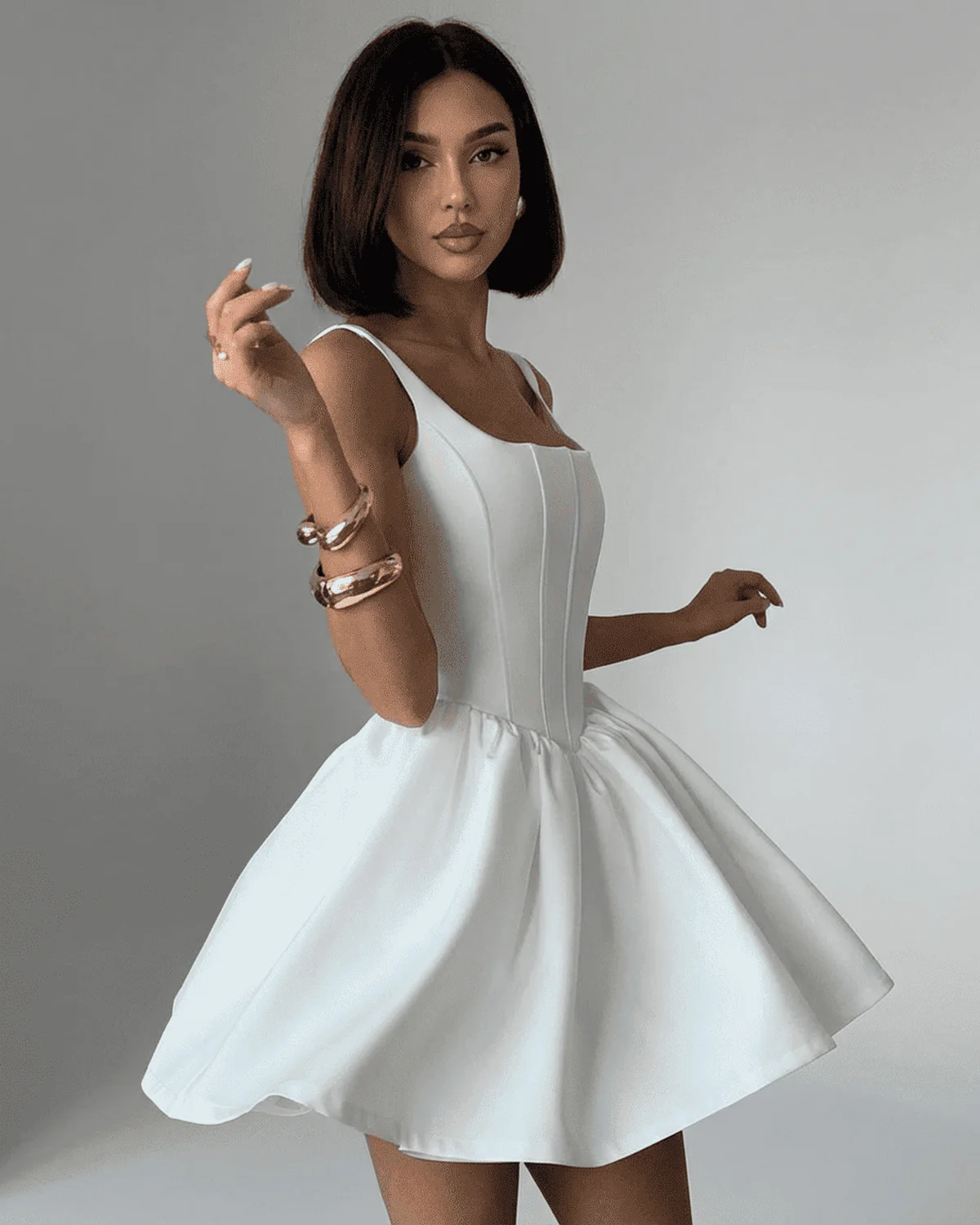 Minikleid f��r Damen mit femininer Passform und verstellbarer Taille
