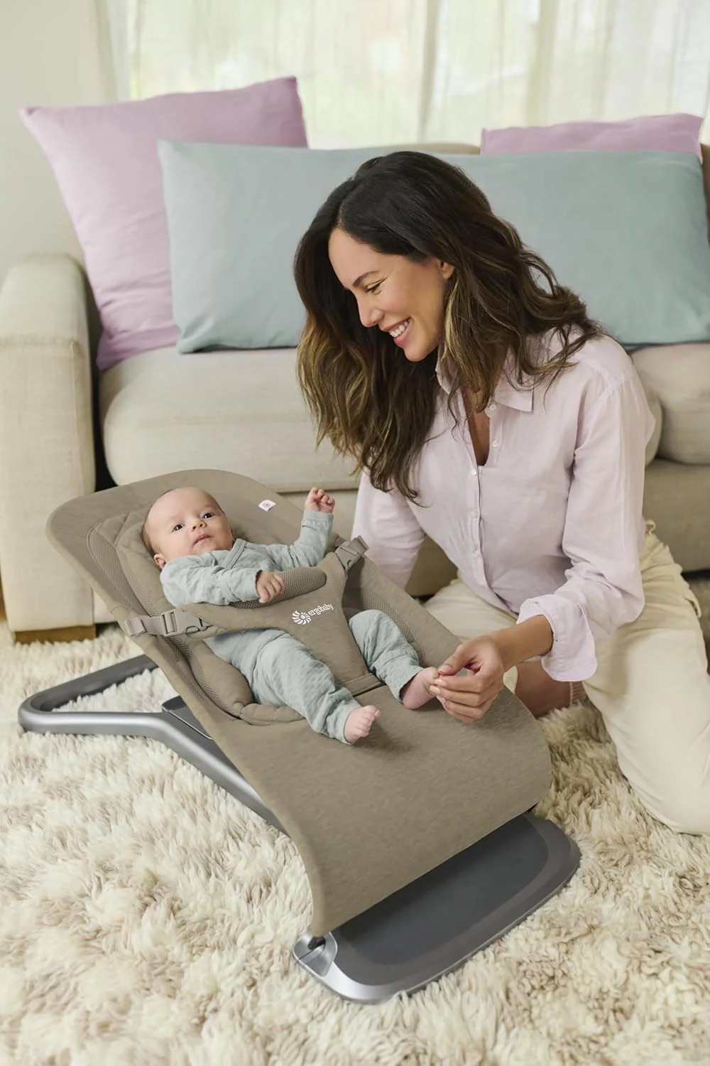 Ergobaby 3-in-1 Evolve Bouncer, Ergonomische wipstoel voor baby's vanaf de geboorte tot peuters, Babyschommel met zitverkleiner voor pasgeborenen (2,5 kg - 13,2 kg), Cream