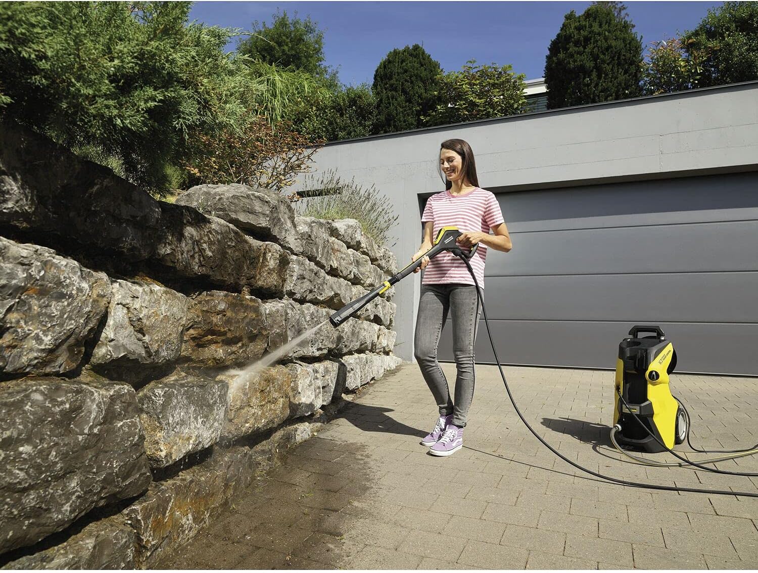 Krcher Hochdruckreiniger K 5 Compact, Druck: max. 145 bar, Durchfluss: max. 500 l/h, Flchenleistung: 40 m/h, Wasserfilter, Gewicht: 12 kg, Hochdruckschlauch und -pistole, Dreckfrser, Strahlrohr