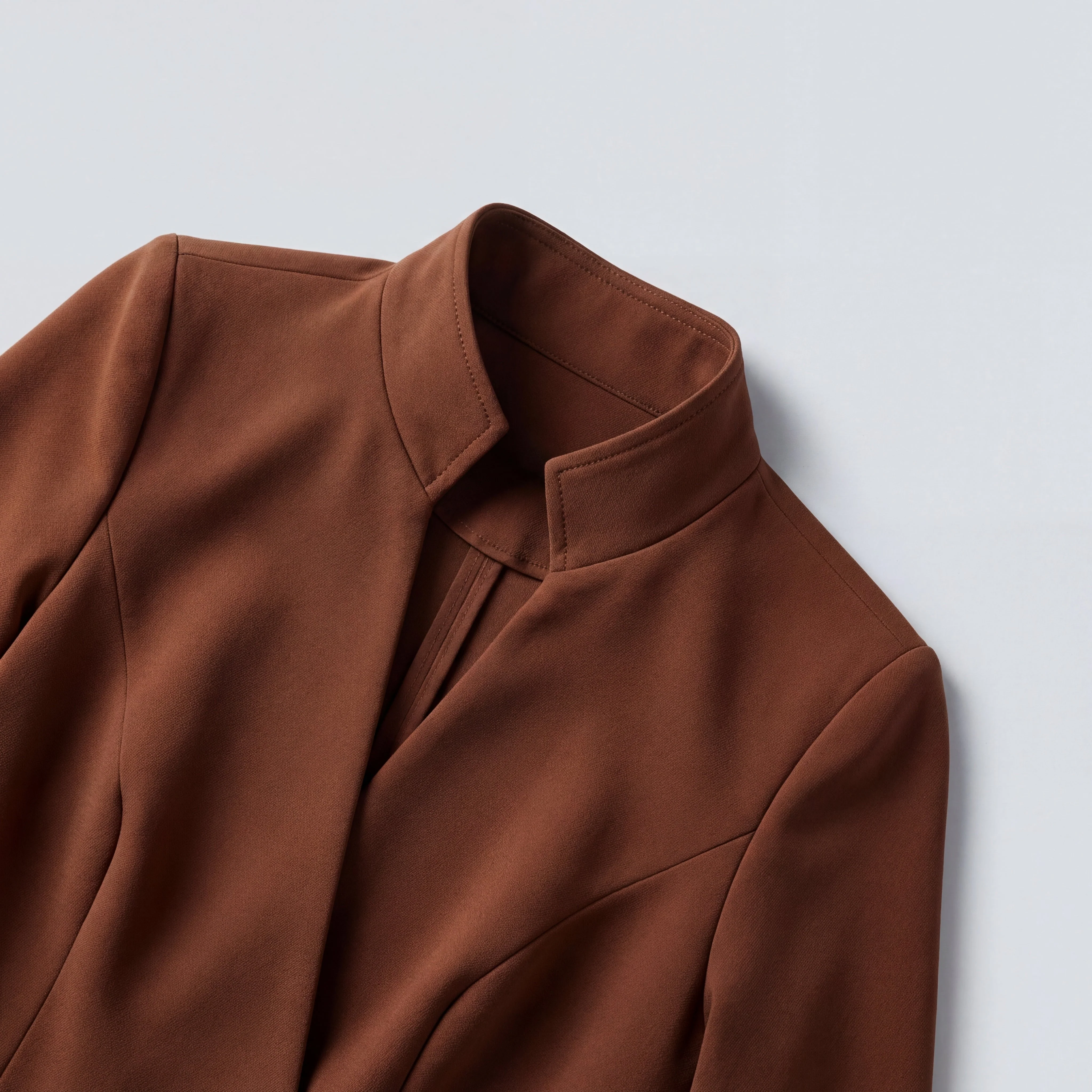 Elegantes Midi-Etuikleid mit V-Ausschnitt und G��rtel