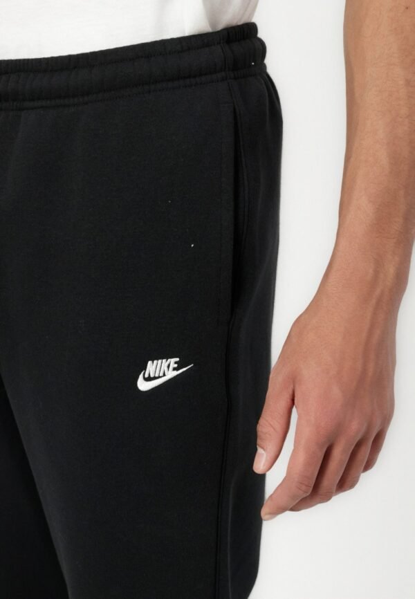 Nike Club Herren