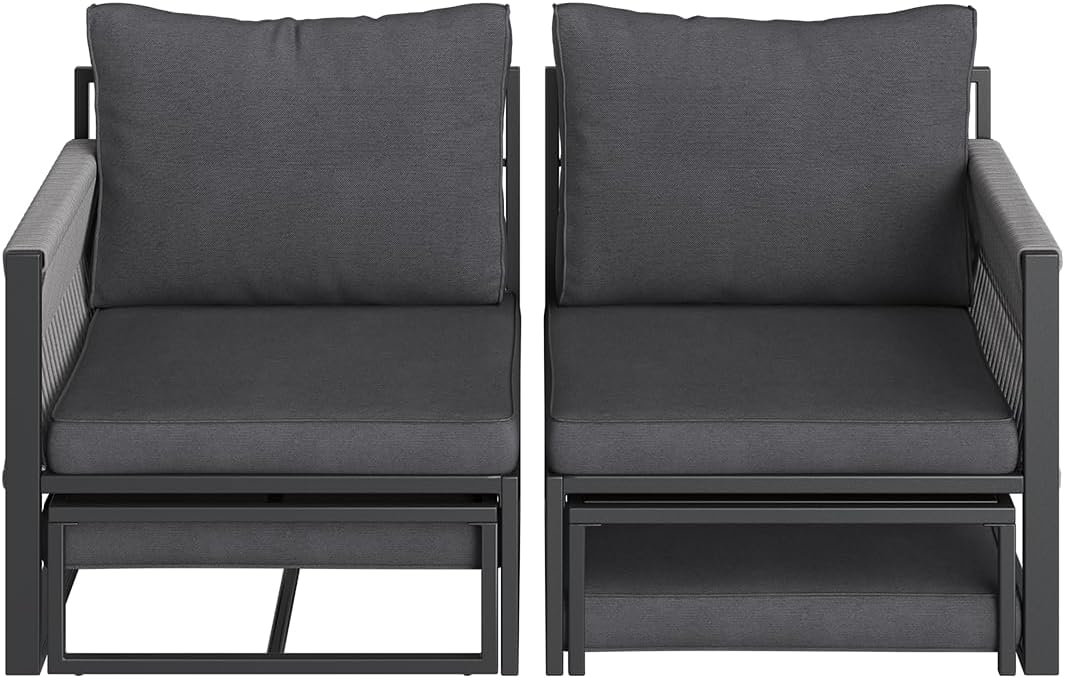 STEELSØN Tyranis Gartenmöbel Set Outdoor 4-TLG inkl. Tisch mit Ablage & Hocker – multifunktionales Balkonmöbel Set mit 6 Kissen – Sitzgarnitur Sessel für 4 Personen – dick gepolstert – Metall schwarz